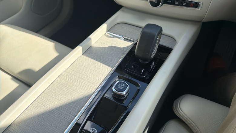 Volvo Xc60 2.0 B4P Plus Dark 5dr Geartronic Petrol Estate